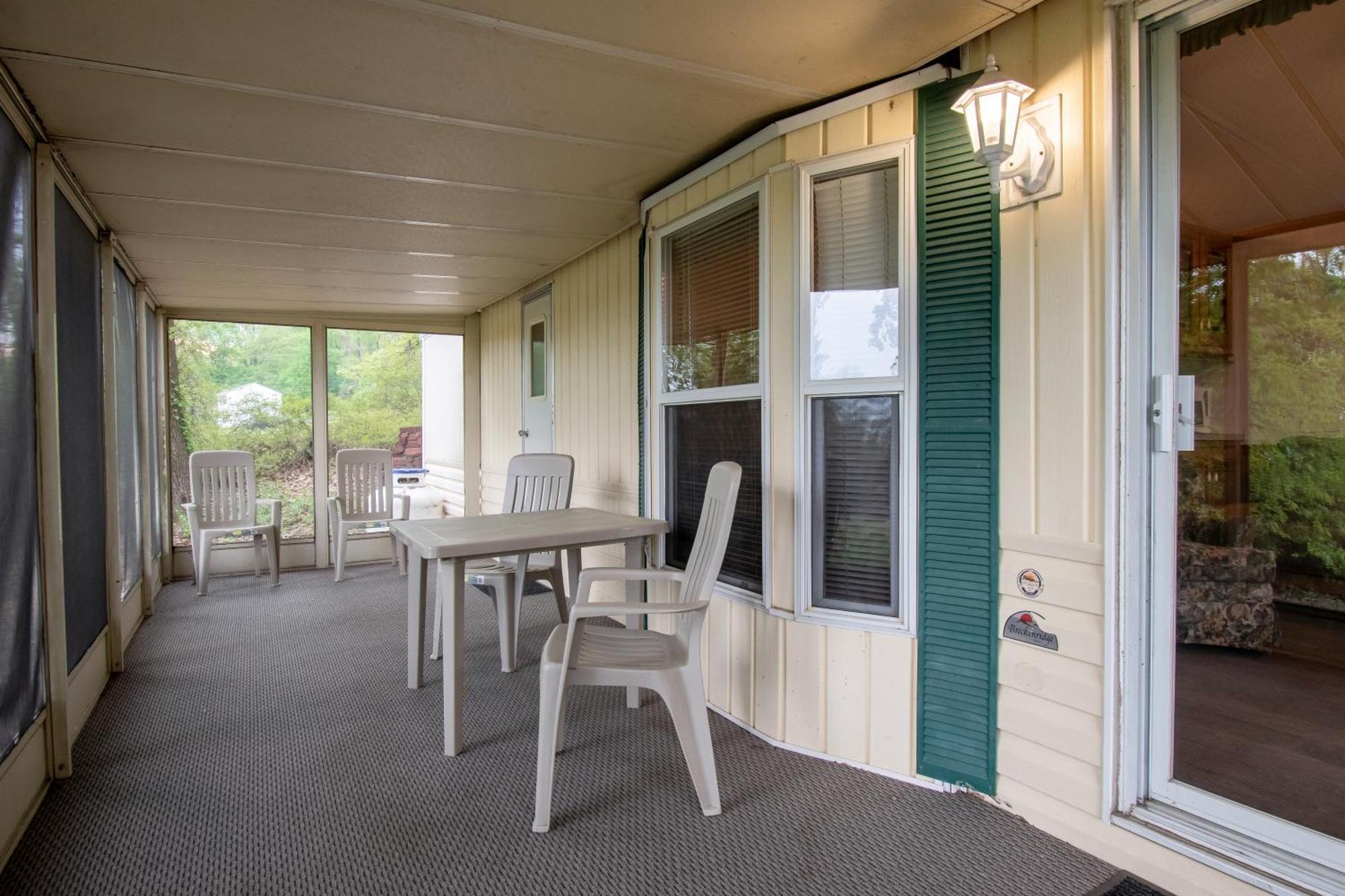 Spring Gulch Screened Park Model 6 Mount Airy Ruang foto